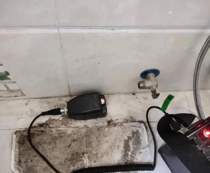 九原屋顶漏水维修公司分享下卫生间漏水的危害及解决方法